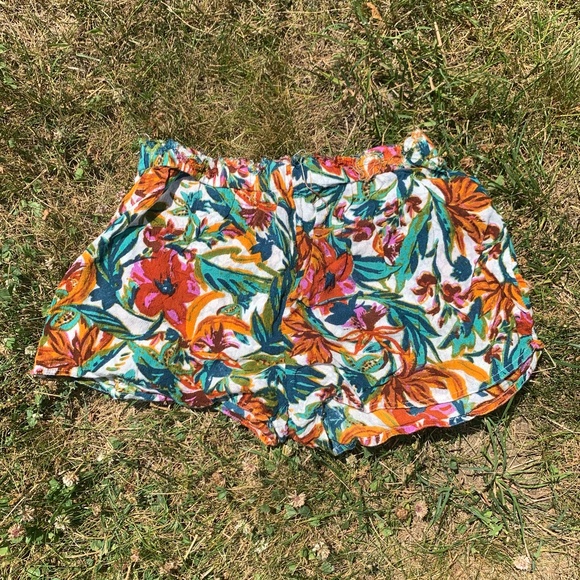 Urban Outfitters Patterned Shorts - Picture 1 of 2